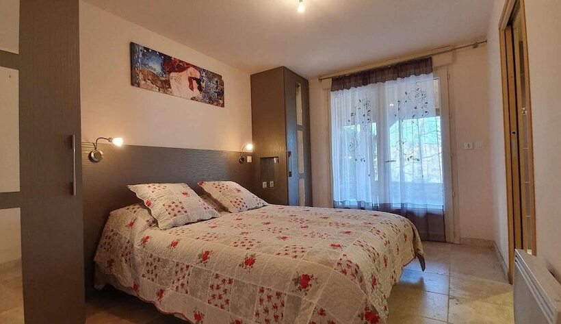 Дом 2 Спальни, Domaine Du Cardou