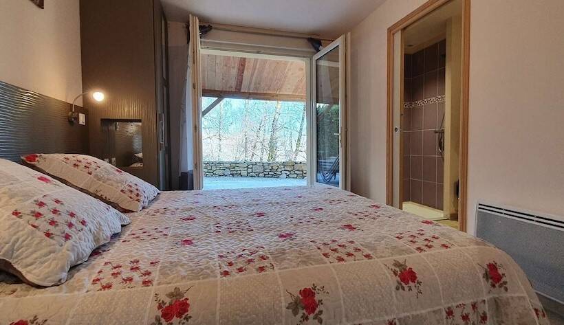 Дом 2 Спальни, Domaine Du Cardou
