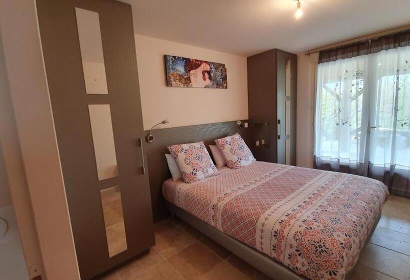 Дом 2 Спальни, Domaine Du Cardou
