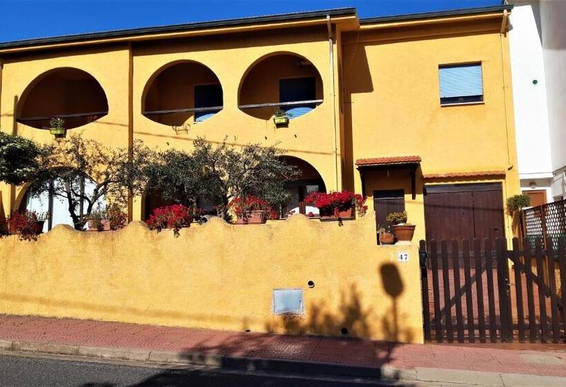 １ベッドルームアパートメント, Camere O Appartamento Intero In Locazione In Pittinuri