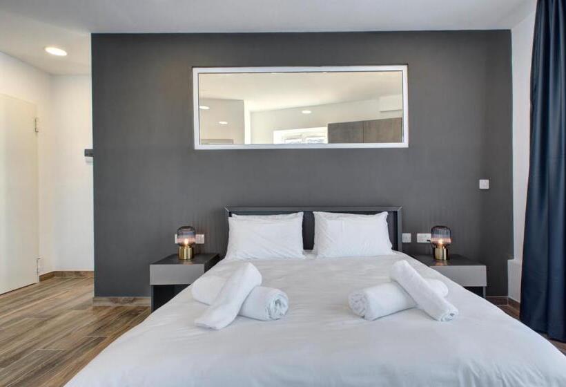 اتاق سوپریور با چشم‌انداز دریا, Seaview Stays