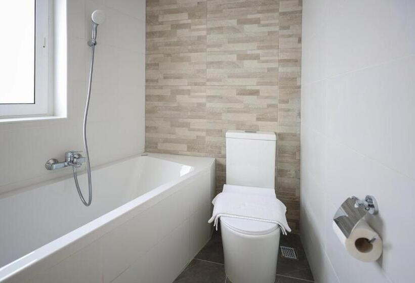 اتاق استاندارد با چشم‌انداز شهر, Seaview Stays