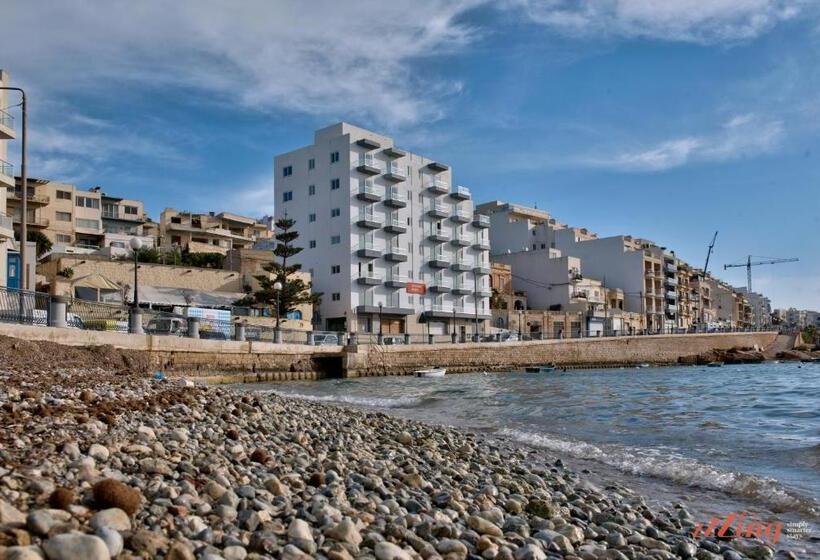 اتاق خانوادگی با چشم‌انداز دریا, Seaview Stays
