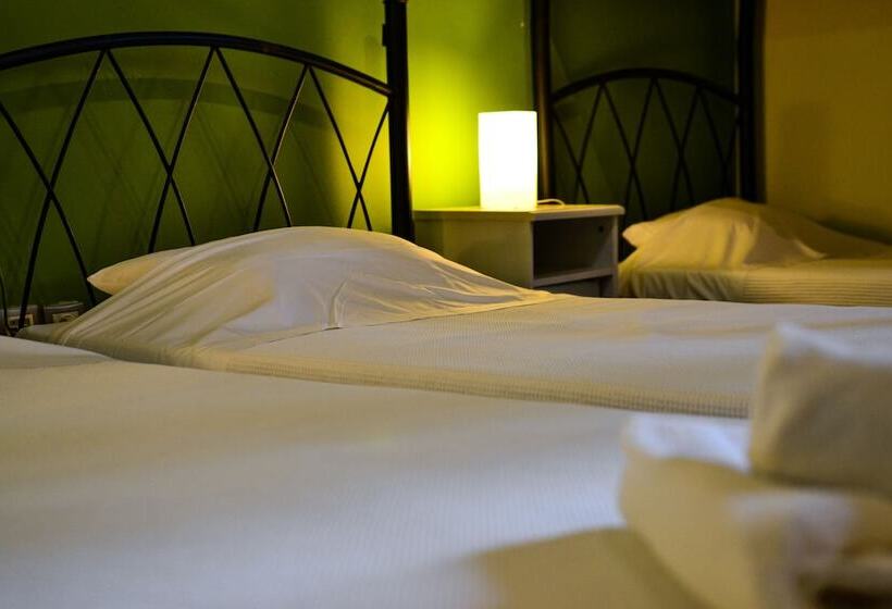 غرفة قياسية رباعية, Rentrooms Thessaloniki