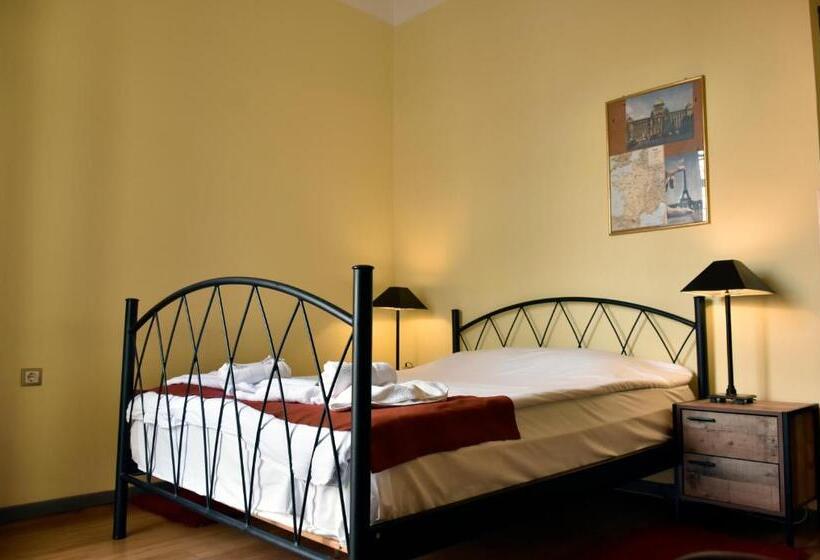 غرفة قياسية مزوَّدة بشُرفة, Rentrooms Thessaloniki