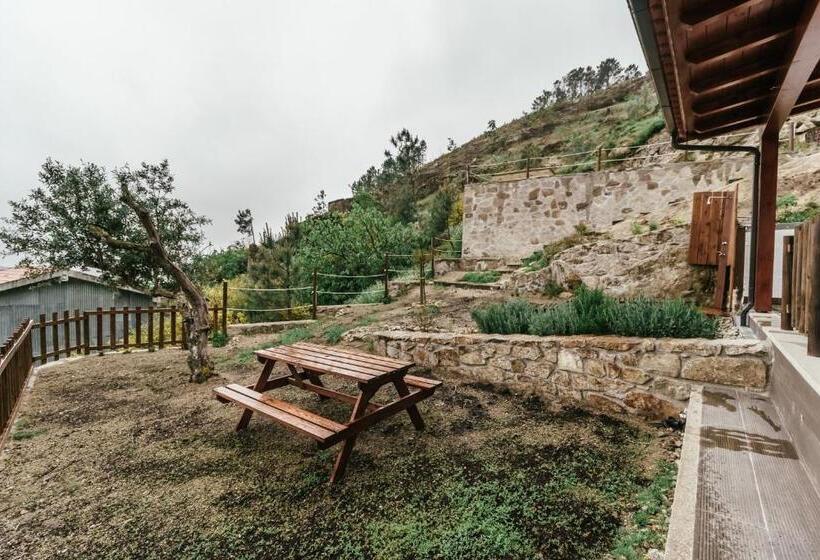 سوییت خانوادگی, Unhais Valley   Country House