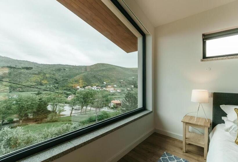 سوئیت با وان آب گرم, Unhais Valley   Country House