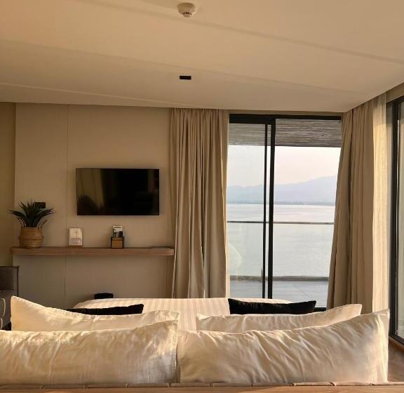 Люкс, M2 Hotel Waterside