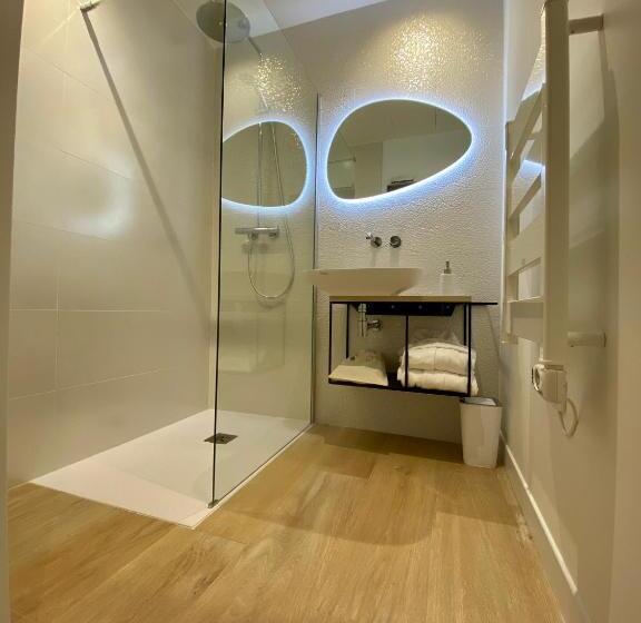 Номер Deluxe с Гидромассажем, Chambres Avec Jacuzzi Privatif   Kassiopée Bed & Spa