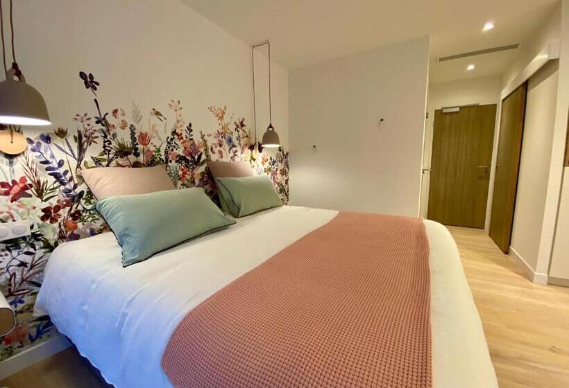 Номер Стандарт с Гидромассажем, Chambres Avec Jacuzzi Privatif   Kassiopée Bed & Spa