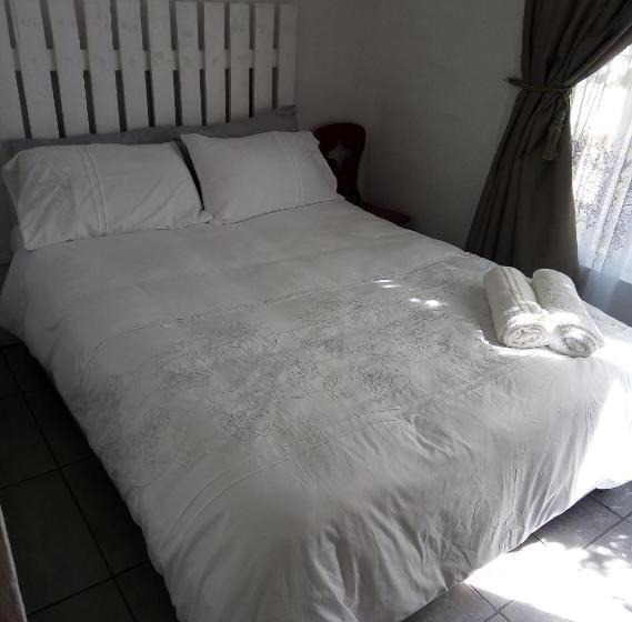 Апартаменты 1 Спальня Нижний Этаж, Spacious 1bed + Braai 13km To Paternoster Beach
