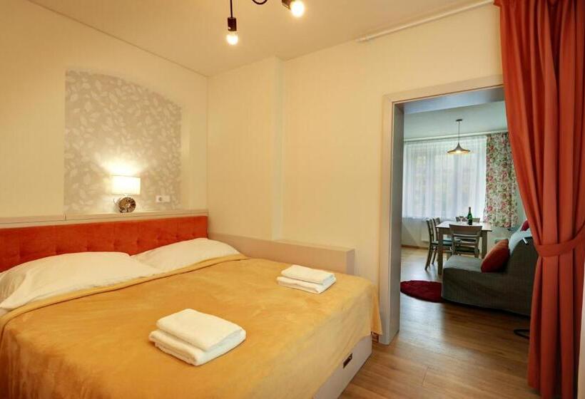 استودیوی لوکس, Apartmány Adam