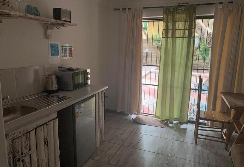 Номер Стандарт Вид на Сад, Cycad Stay