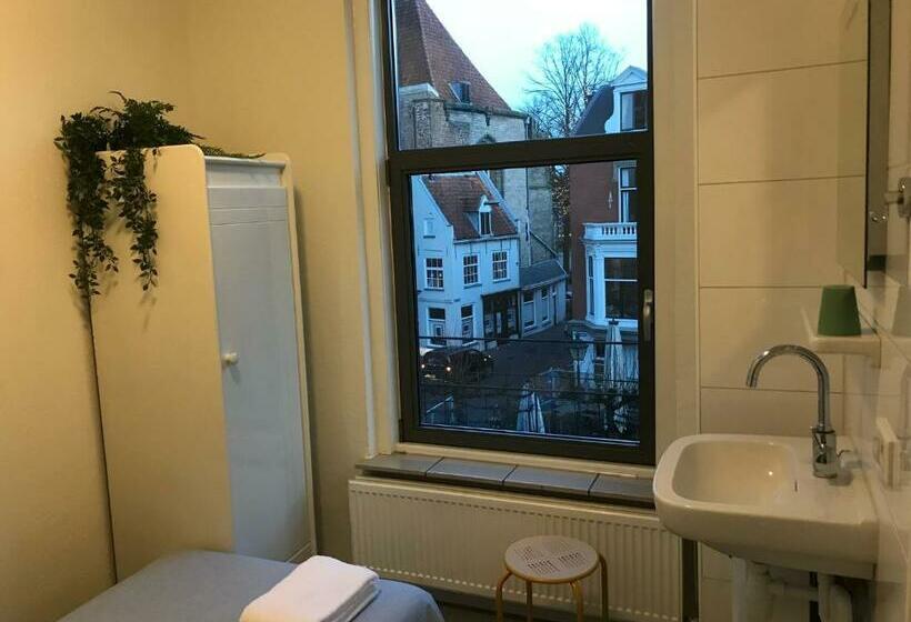חדר סטנדרט יחיד, Kleinschalig Hostel In Deventer, Hartje Stad, Aan De Ijssel