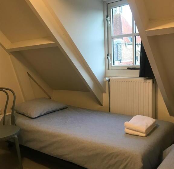 Номер Стандарт Совместная Ванная, Kleinschalig Hostel In Deventer, Hartje Stad, Aan De Ijssel