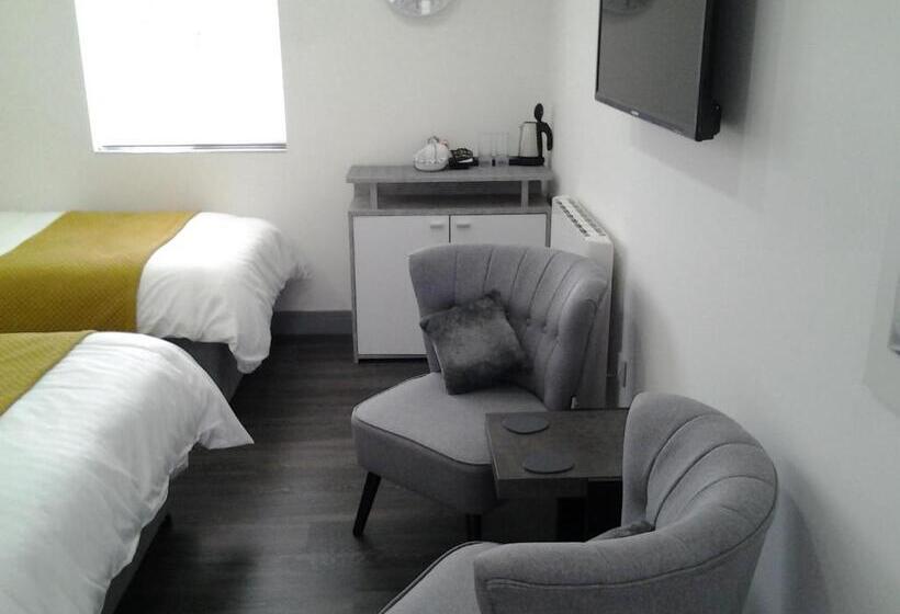 Четырехместный Номер Стандарт, Lady Charlotte Guest Rooms Triple Rooms