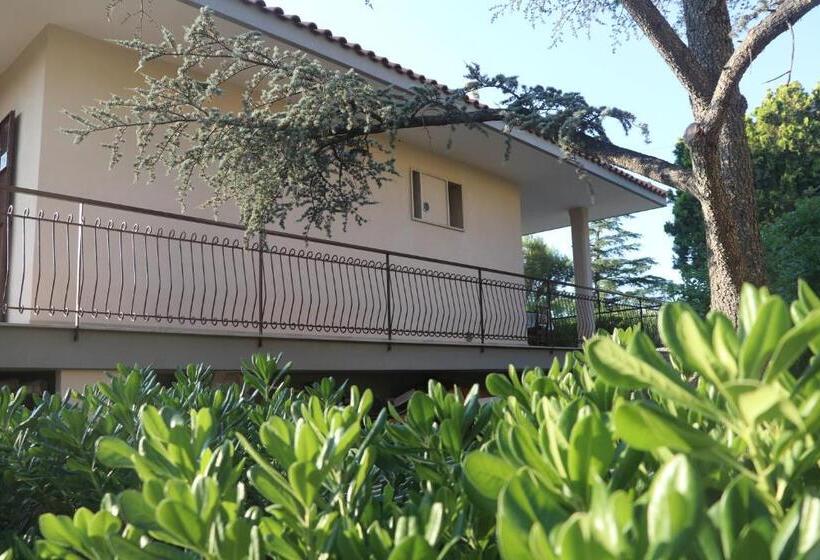 Вилла 3 Спальни, Villa Dei Colori