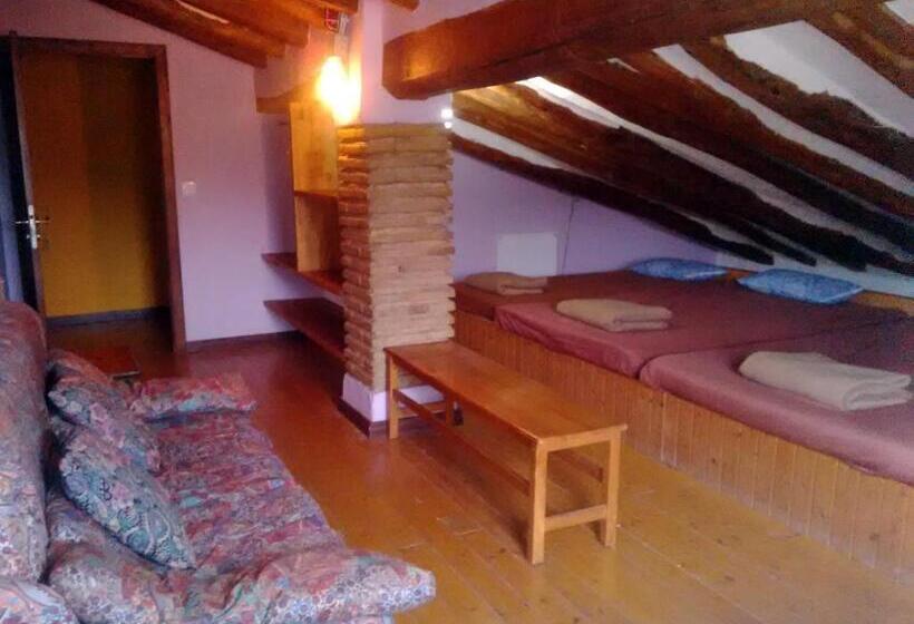 Четырехместный Номер Стандарт, Albergue Ull De Canals