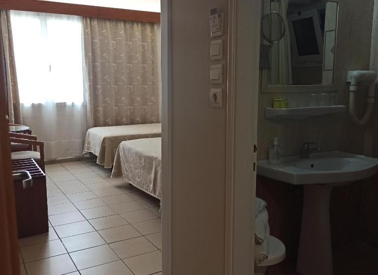 Háromágyas Standard Szoba, Solomou Athens
