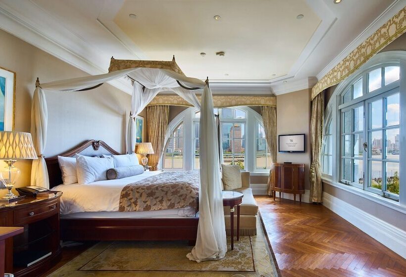 سوئیت کلاب, Waldorf Astoria Shanghai On The Bund