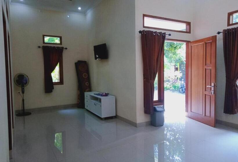 خانه 3 خوابه, Griya Pas Pangandaran