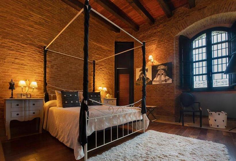 اتاق لوکس, Castillo De Monte La Reina Posada Real & Bodega