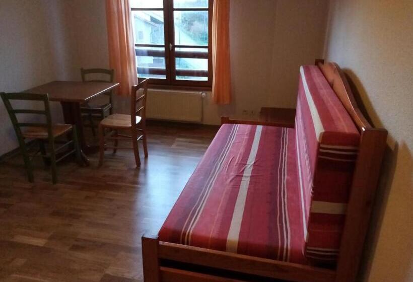 Семейное Студио, Gîte   Auberge Du Midi