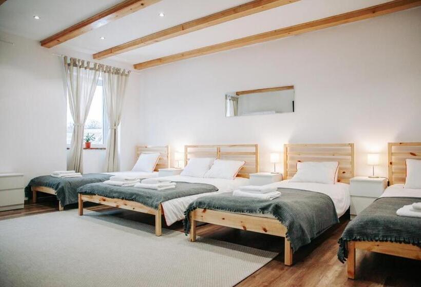 디럭스 스위트, Kali Host Home Away From Home