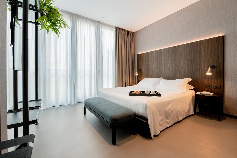 سوییت جونیور لوکس, Duparc Contemporary Suites