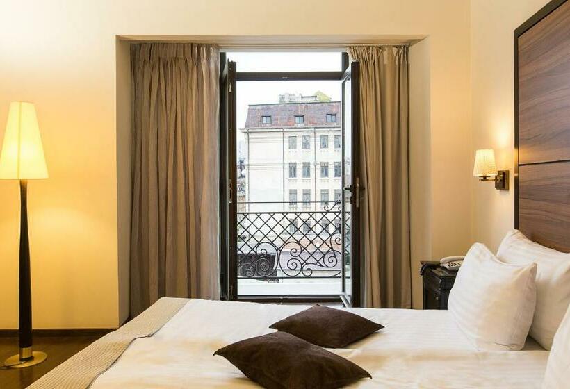Camera Standard, Europa Royale Bucharest
