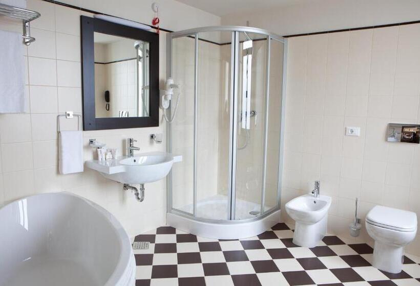Suite Junior, Europa Royale Bucharest