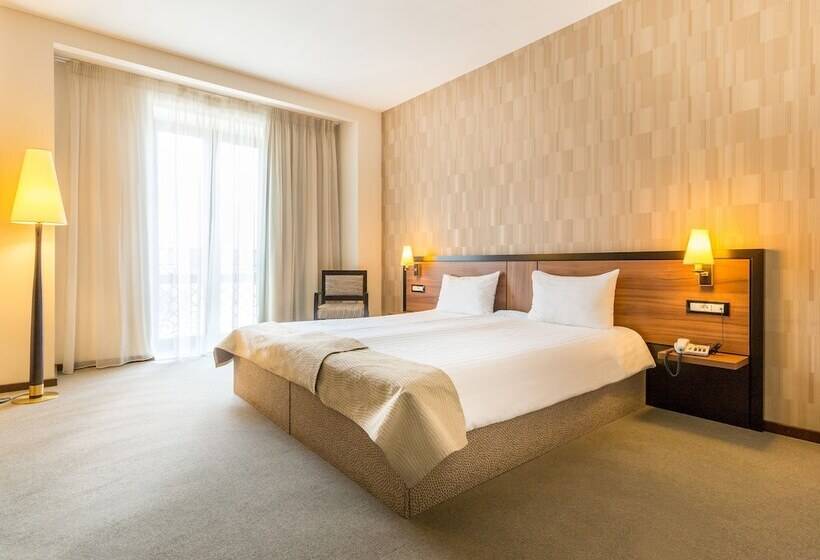 Camera Standard, Europa Royale Bucharest