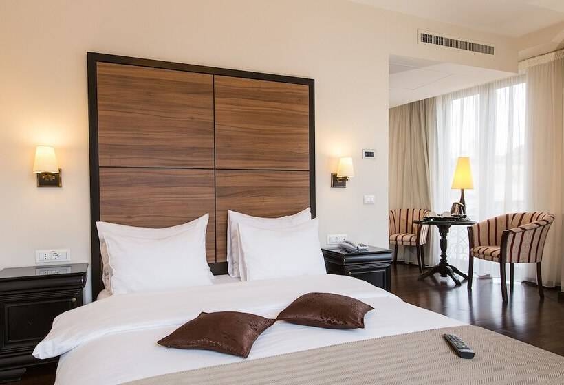 Suite, Europa Royale Bucharest