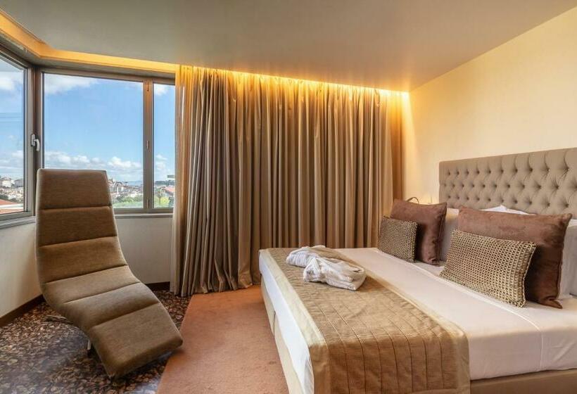 سوییت, Neya Lisboa