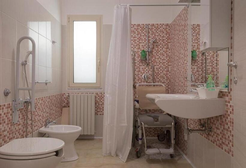 Номер Стандарт Кровать Кинг Адаптированный для Инвалидов, B&b Nonno Peppe