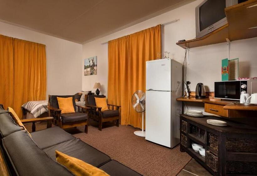 Семейный Номер Вид на Сад, Hillside Guest House