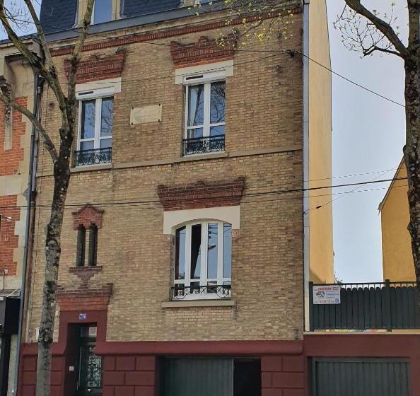 Номер Стандарт, Libération Maison D Hotes