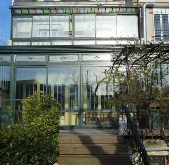 Номер Стандарт, Libération Maison D Hotes