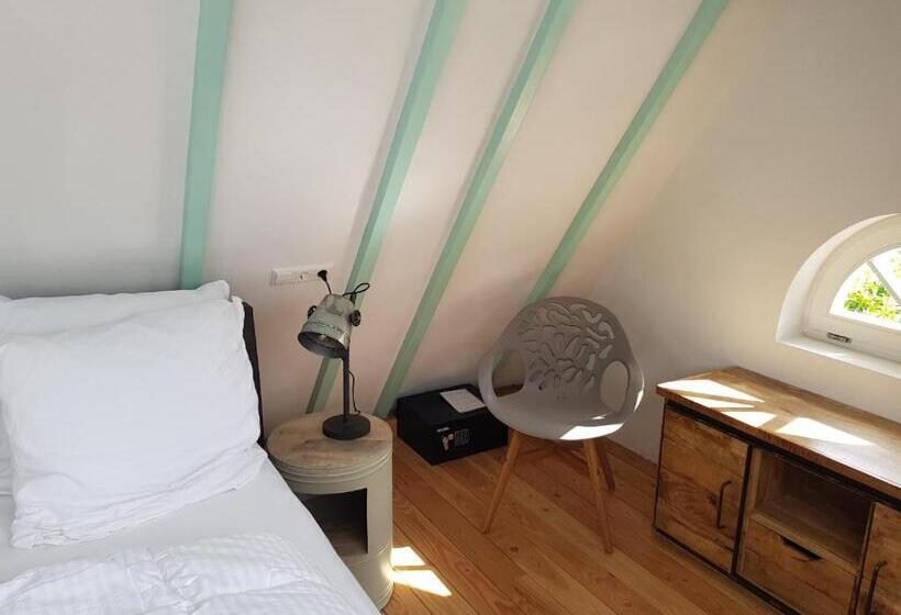 Номер Стандарт Вид на Сад, De Cromvoirtse Bed And Breakfast