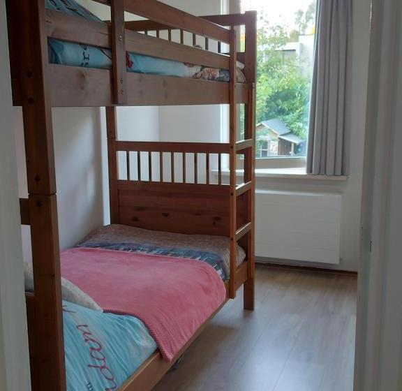 Дом 3 Спальни, Bed & Breakfast De Koepeltjes