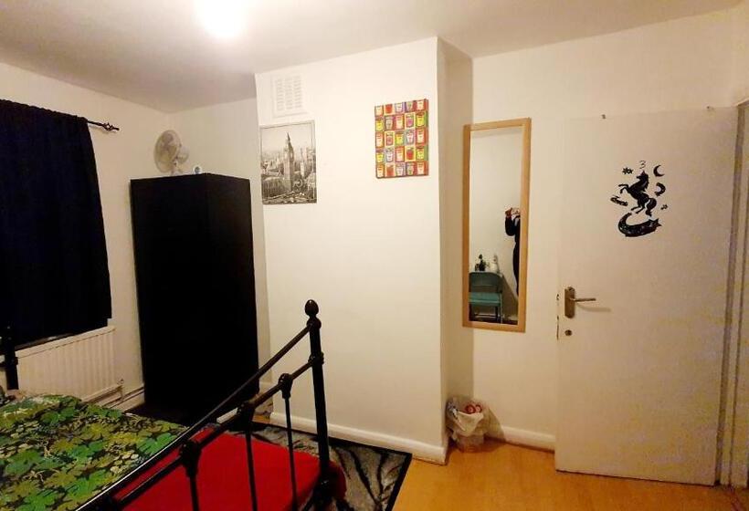 キングサイズベッドのスタンダードルーム, Merciful King Room, In Zone 2 3