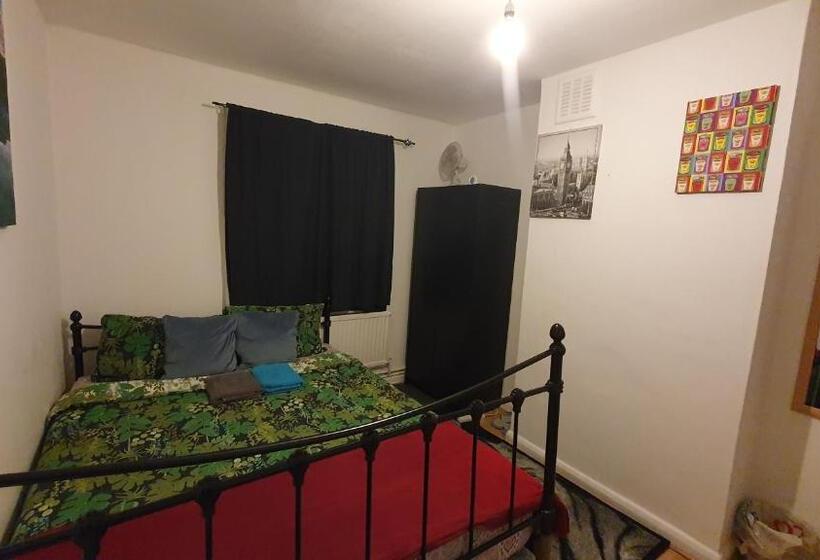 キングサイズベッドのスタンダードルーム, Merciful King Room, In Zone 2 3