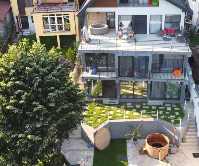ویلای لوکس 1 خوابه, Noah River House