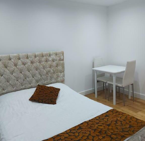 اتاق استاندارد, Apartment & Rooms In London