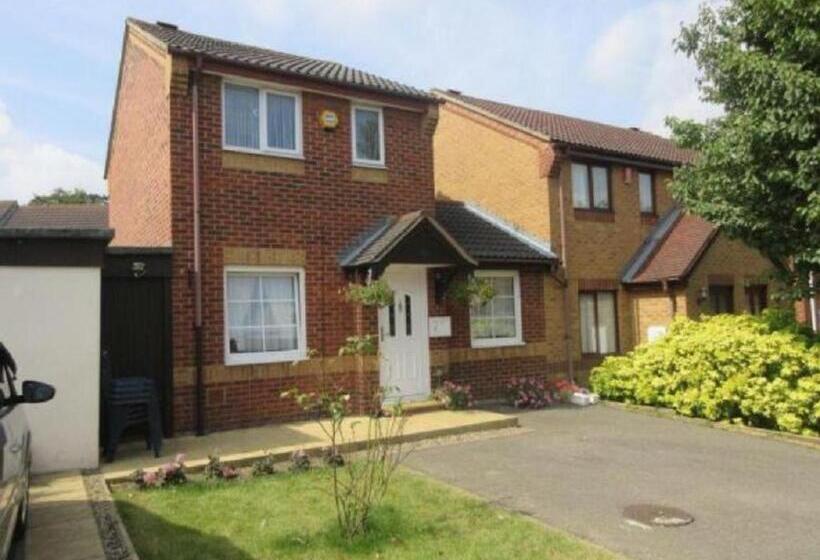 استودیوی لوکس, Apartment & Rooms In London