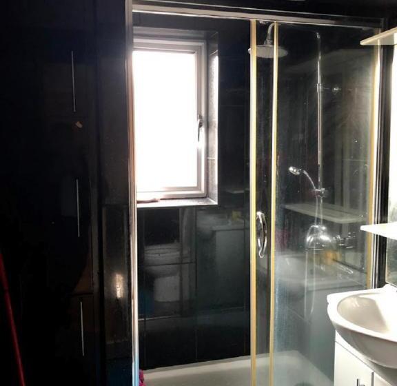 اتاق استاندارد یک تخته با سرویس بهداشتی مشترک, Apartment & Rooms In London