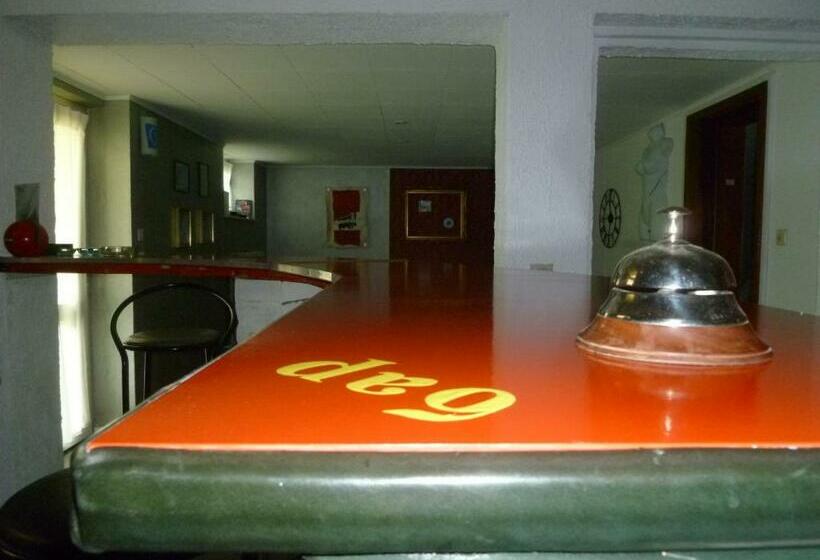 Номер Стандарт Вид на Сад, La Malle   La Suite