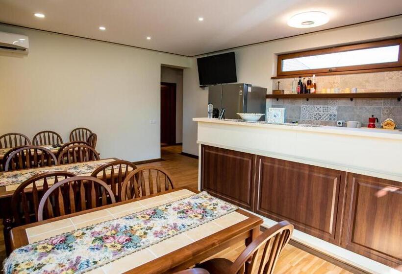 Номер Deluxe, Casa De Sub Magura