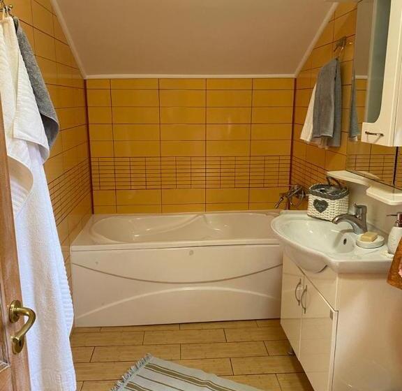 Апартаменты 2 Спальни, Casa De Sub Magura
