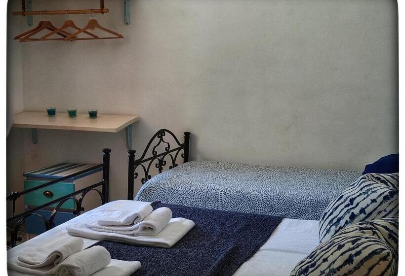 اتاق خانوادگی, B&b Il Faso